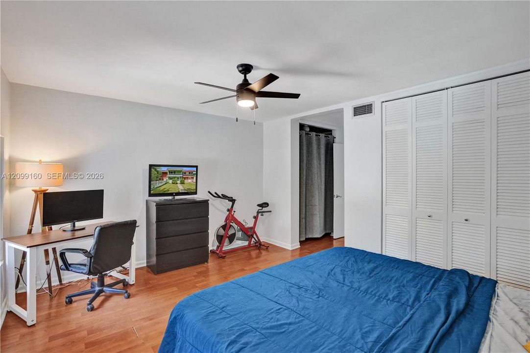 For Sale: $419,000 (2 beds, 2 baths, 1312 Square Feet)