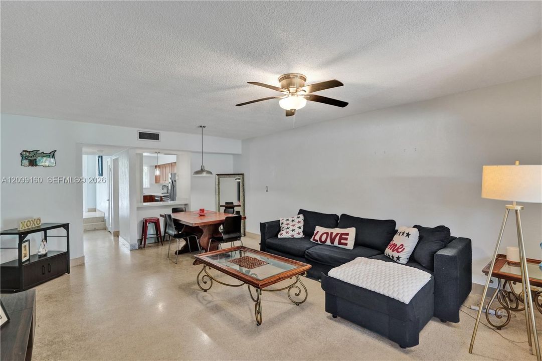 For Sale: $419,000 (2 beds, 2 baths, 1312 Square Feet)