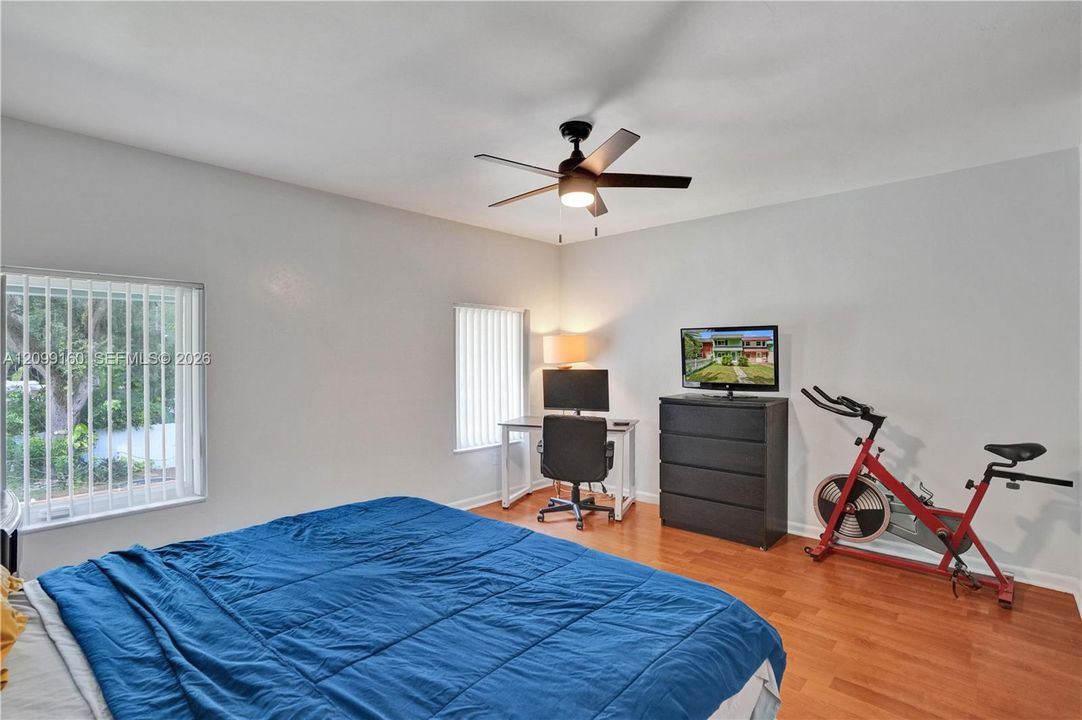 For Sale: $419,000 (2 beds, 2 baths, 1312 Square Feet)