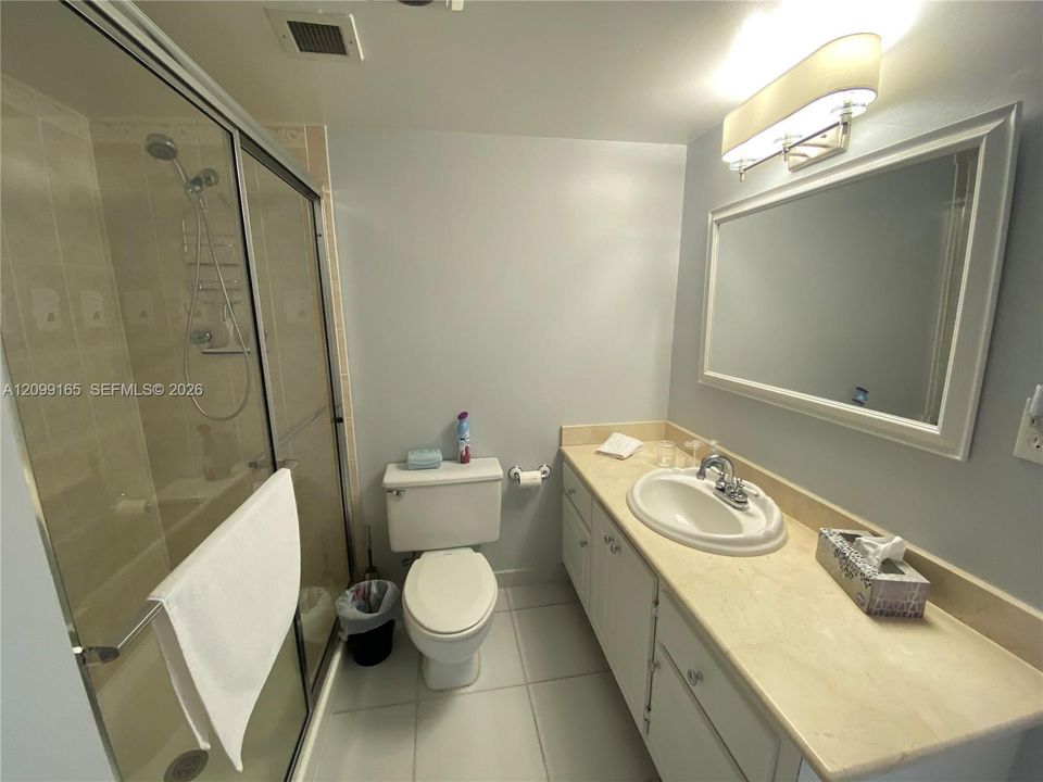В аренду: $3,000 (2 спален, 2 ванн, 1275 Квадратных фут)