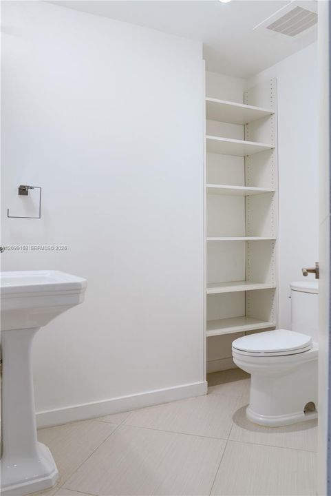For Rent: $4,000 (2 beds, 2 baths, 1024 Square Feet)
