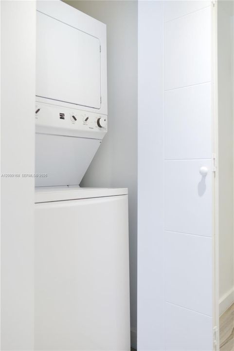 For Rent: $4,000 (2 beds, 2 baths, 1024 Square Feet)
