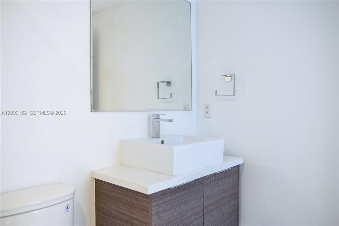 For Rent: $4,000 (2 beds, 2 baths, 1024 Square Feet)