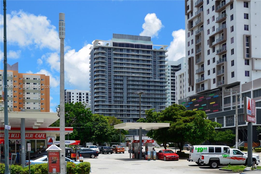 For Rent: $4,000 (2 beds, 2 baths, 1024 Square Feet)