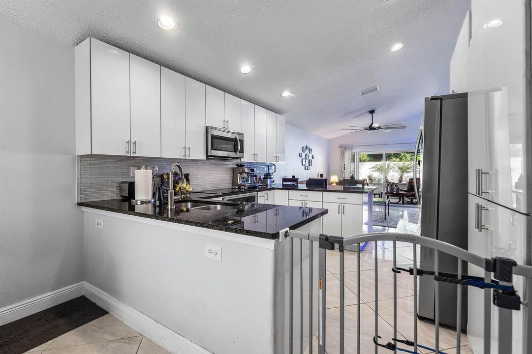 085-6734LakeNonaPlace-Greenacres-FL-3346