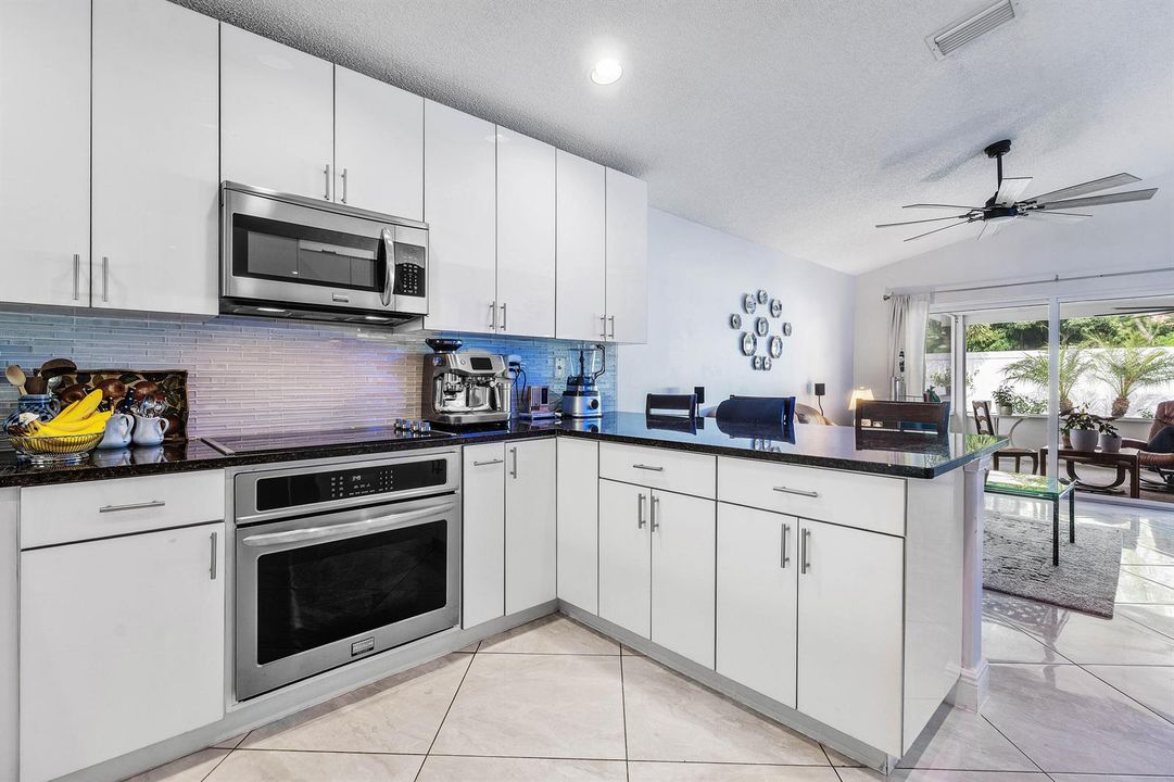 083-6734LakeNonaPlace-Greenacres-FL-3346