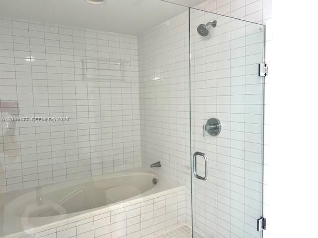 For Rent: $3,900 (1 beds, 1 baths, 943 Square Feet)