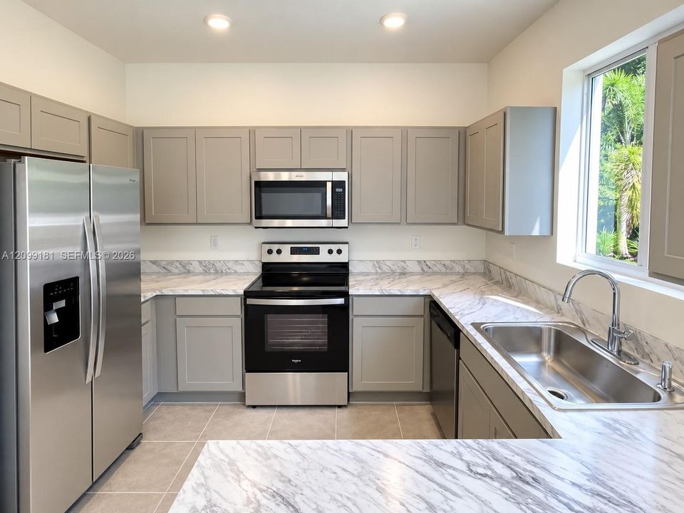 For Sale: $459,000 (3 beds, 2 baths, 1524 Square Feet)