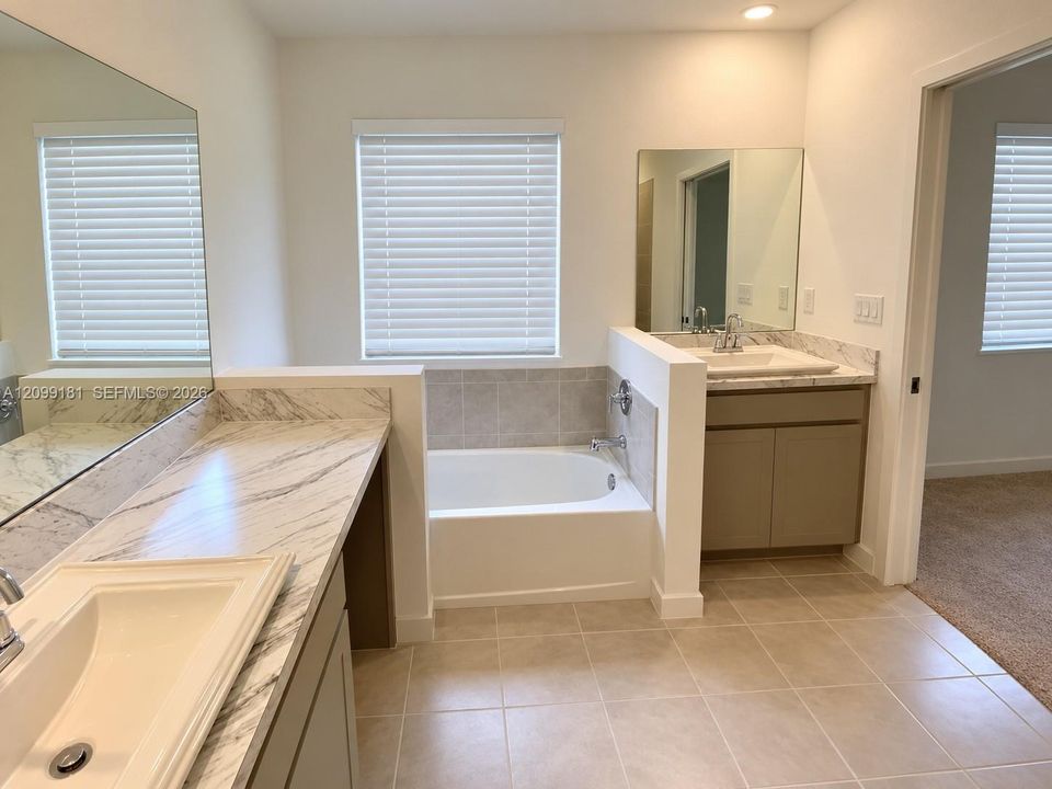 For Sale: $459,000 (3 beds, 2 baths, 1524 Square Feet)