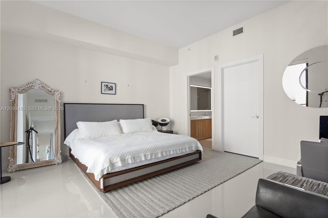 En Renta: $3,950 (1 camas, 2 baños, 920 Pies cuadrados)