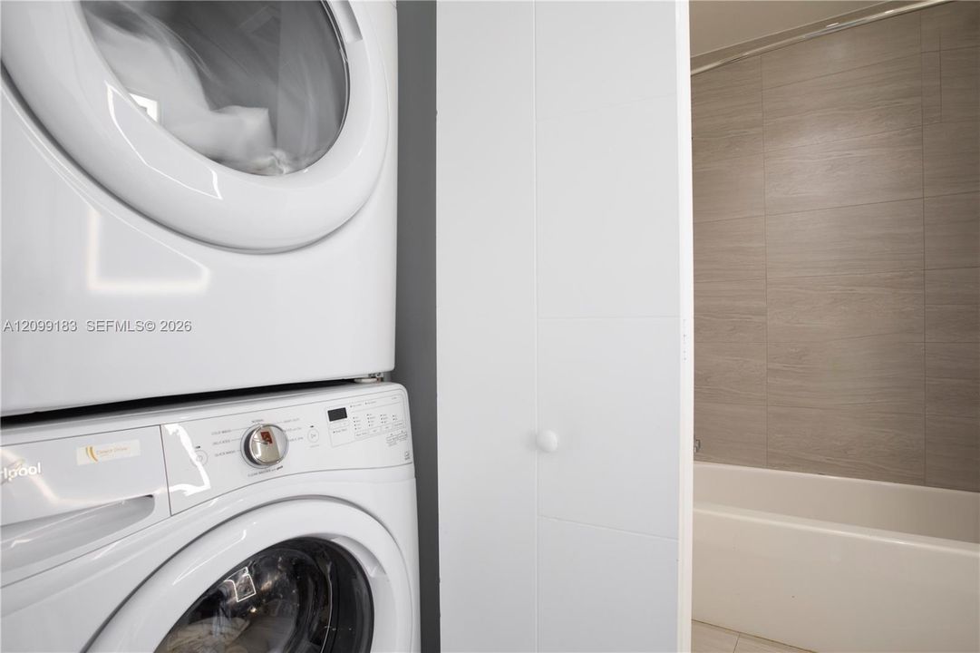 En Renta: $3,950 (1 camas, 2 baños, 920 Pies cuadrados)