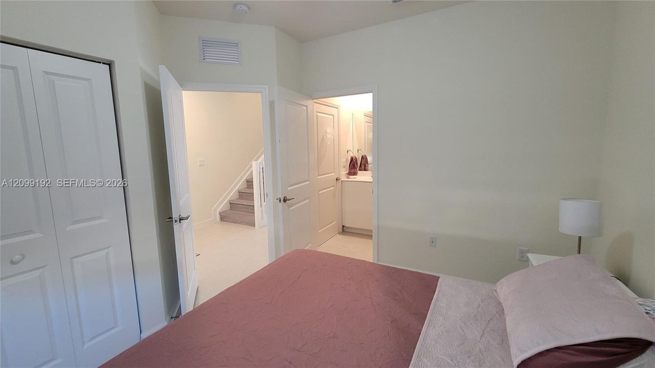 В аренду: $3,350 (3 спален, 3 ванн, 1332 Квадратных фут)