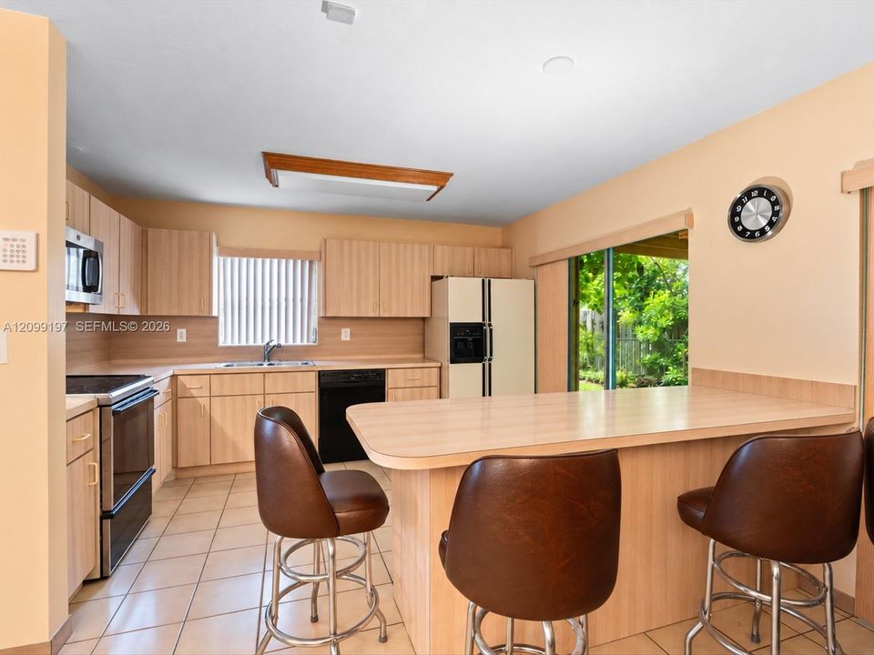 En Venta: $607,000 (4 camas, 2 baños, 1700 Pies cuadrados)