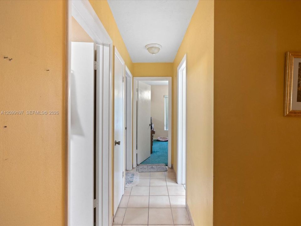 En Venta: $607,000 (4 camas, 2 baños, 1700 Pies cuadrados)