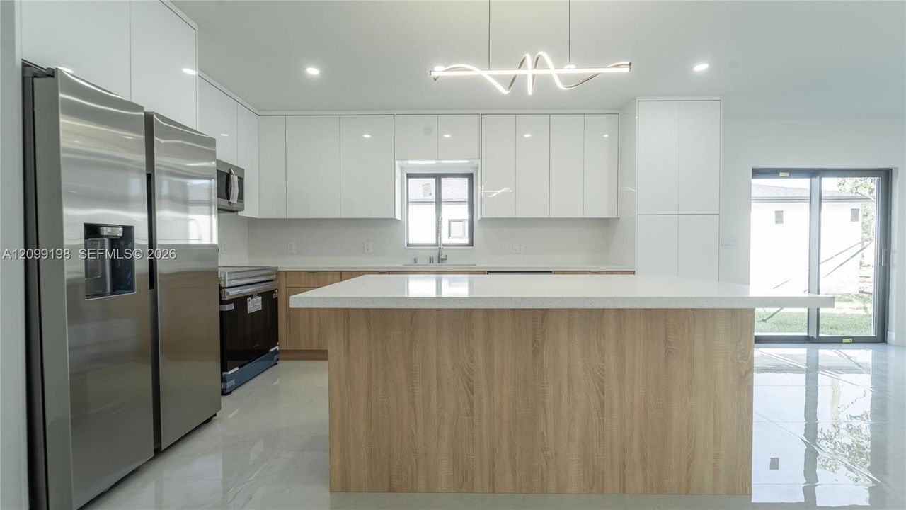 En Venta: $555,000 (3 camas, 2 baños, 0 Pies cuadrados)