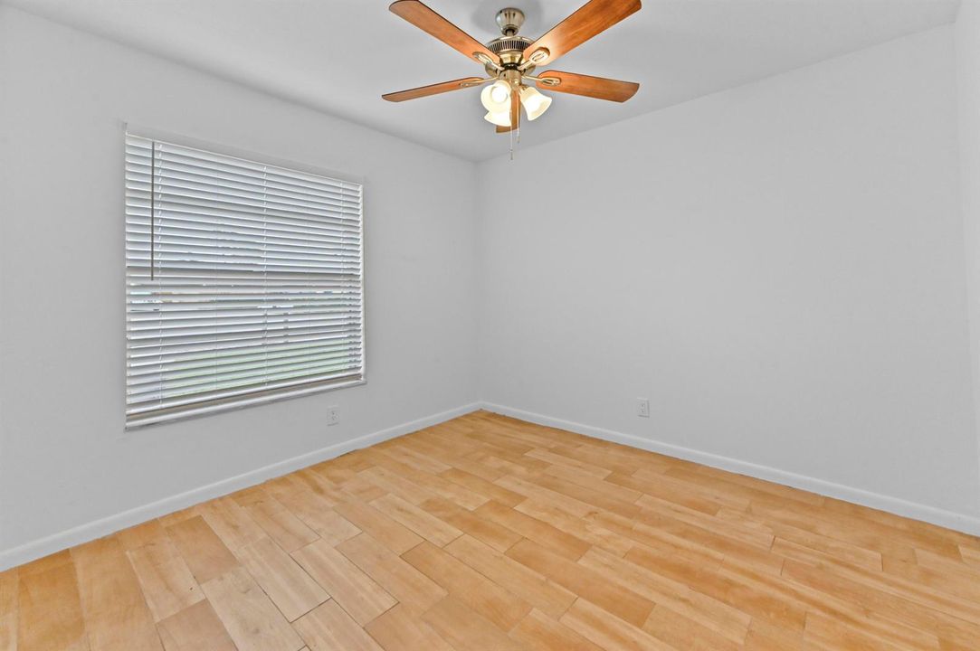 15 Bedroom 01