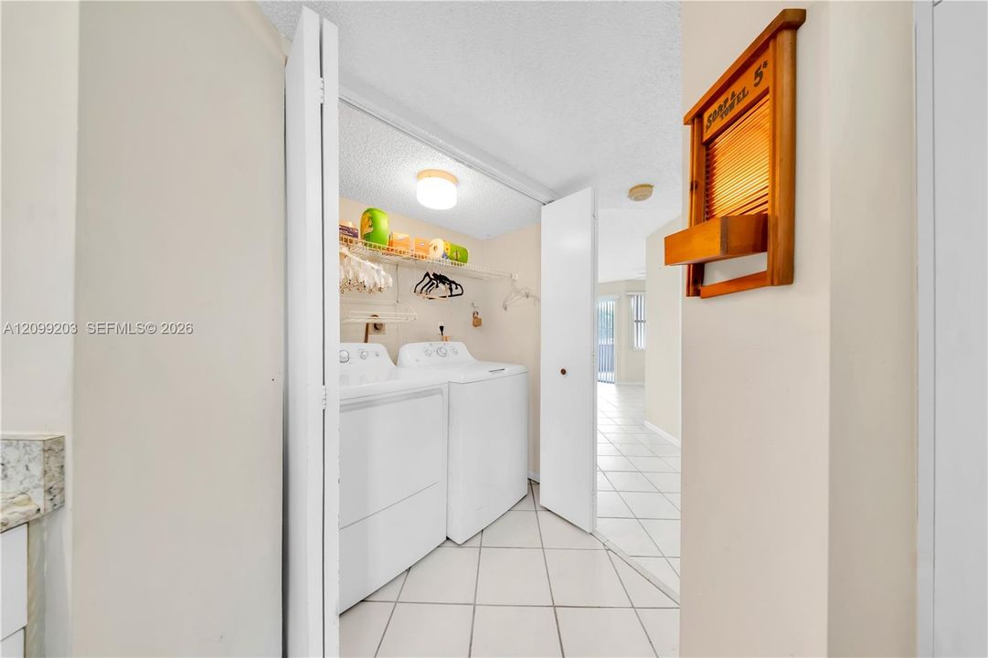En Venta: $180,000 (2 camas, 2 baños, 1070 Pies cuadrados)
