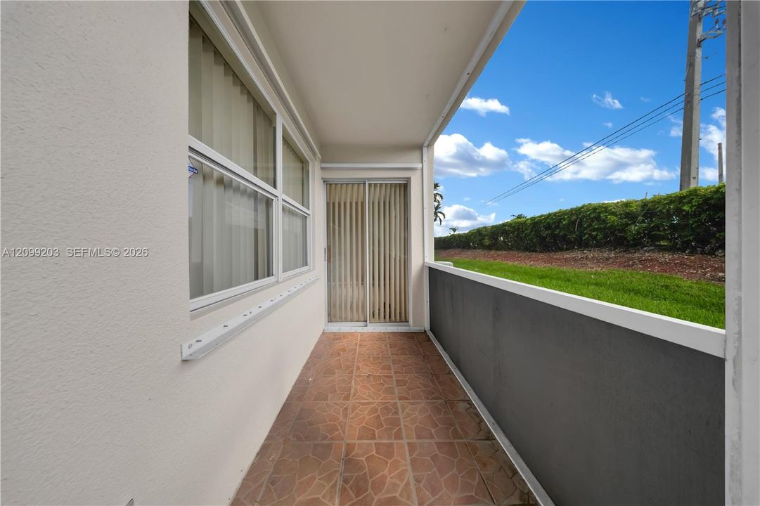 En Venta: $180,000 (2 camas, 2 baños, 1070 Pies cuadrados)