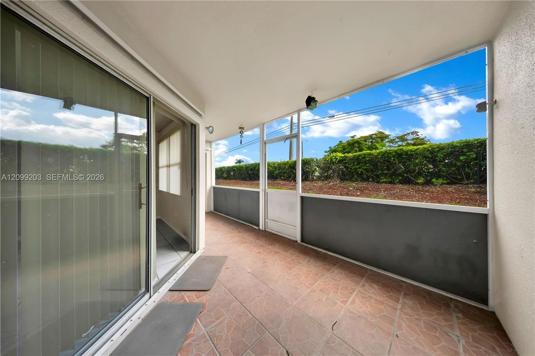 En Venta: $180,000 (2 camas, 2 baños, 1070 Pies cuadrados)