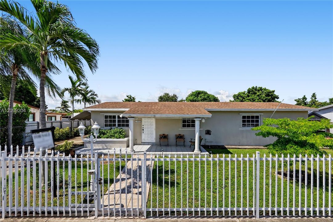For Sale: $629,900 (3 beds, 2 baths, 1880 Square Feet)