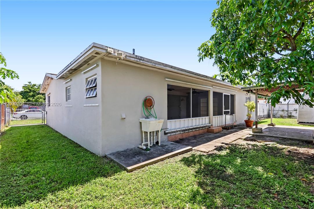 For Sale: $629,900 (3 beds, 2 baths, 1880 Square Feet)