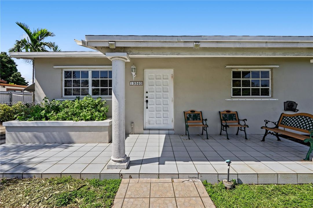 For Sale: $629,900 (3 beds, 2 baths, 1880 Square Feet)