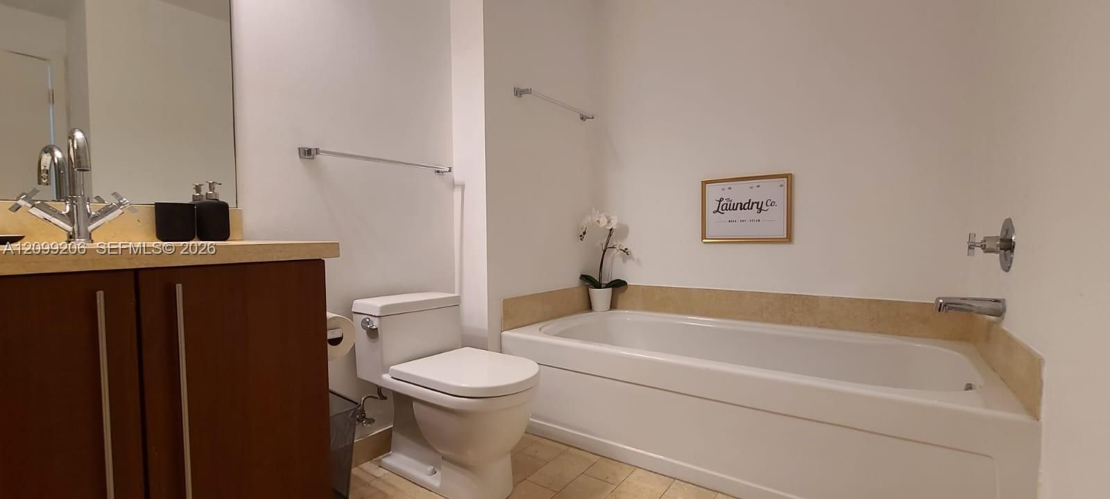 For Rent: $3,400 (1 beds, 1 baths, 707 Square Feet)