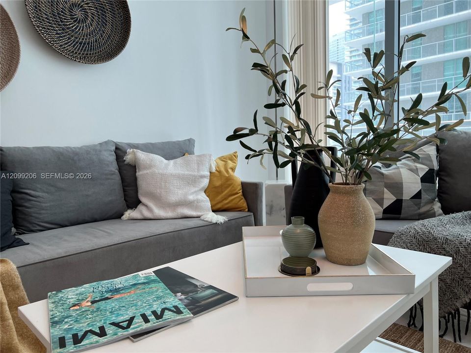 For Rent: $3,400 (1 beds, 1 baths, 707 Square Feet)