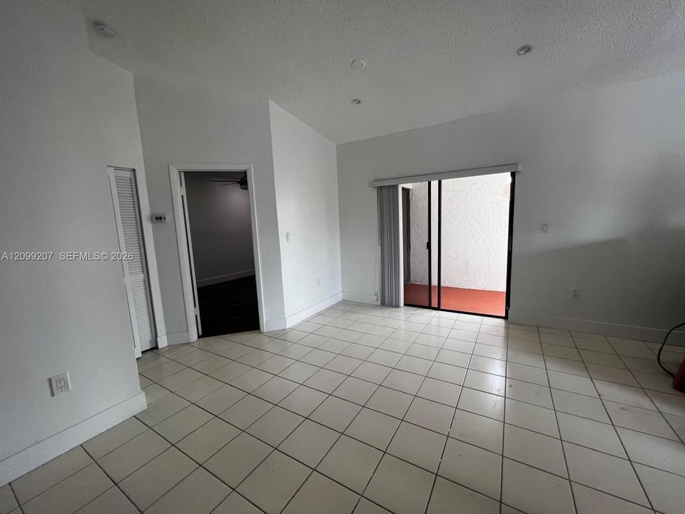En Renta: $2,450 (2 camas, 2 baños, 880 Pies cuadrados)