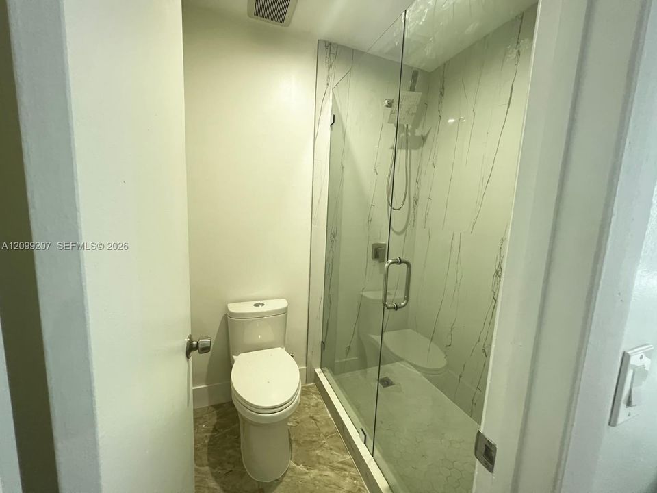 En Renta: $2,450 (2 camas, 2 baños, 880 Pies cuadrados)