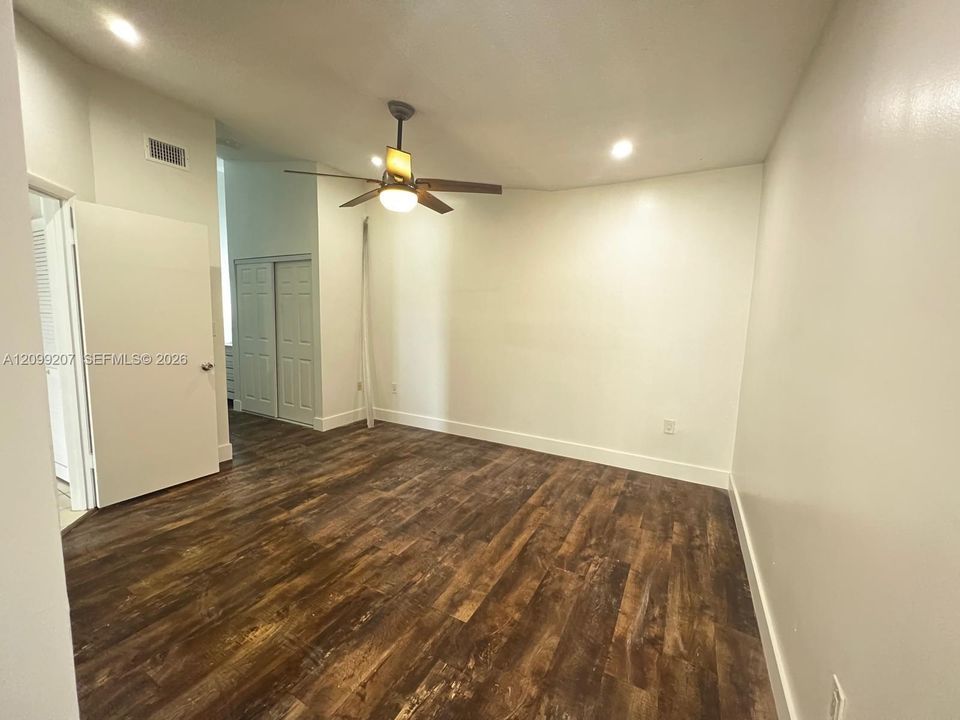 En Renta: $2,450 (2 camas, 2 baños, 880 Pies cuadrados)