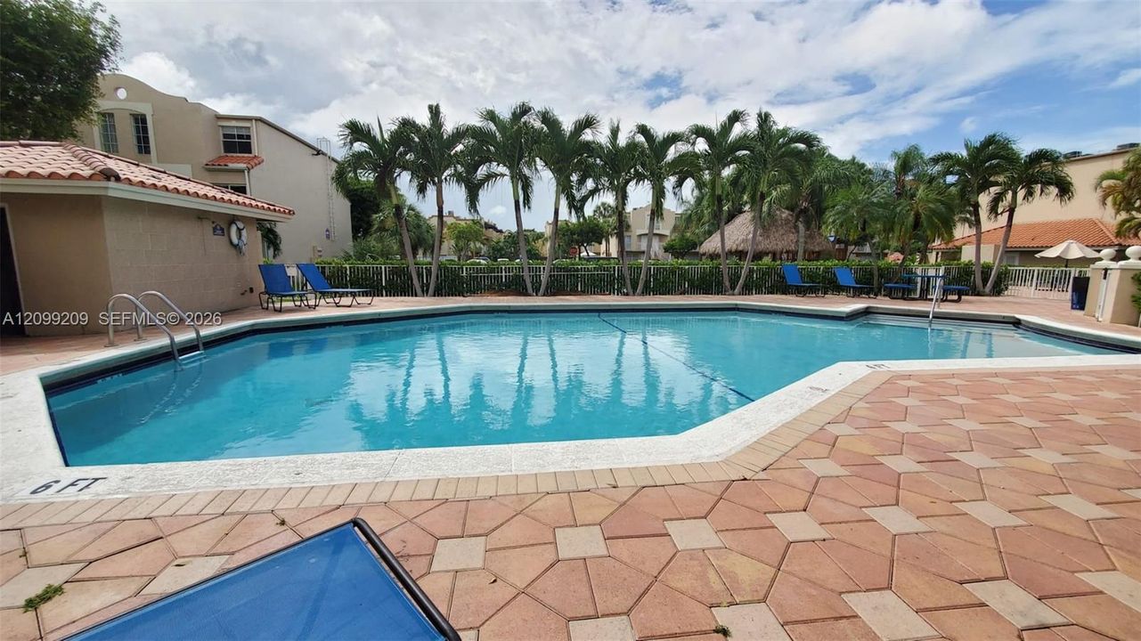 For Rent: $1,990 (1 beds, 1 baths, 608 Square Feet)