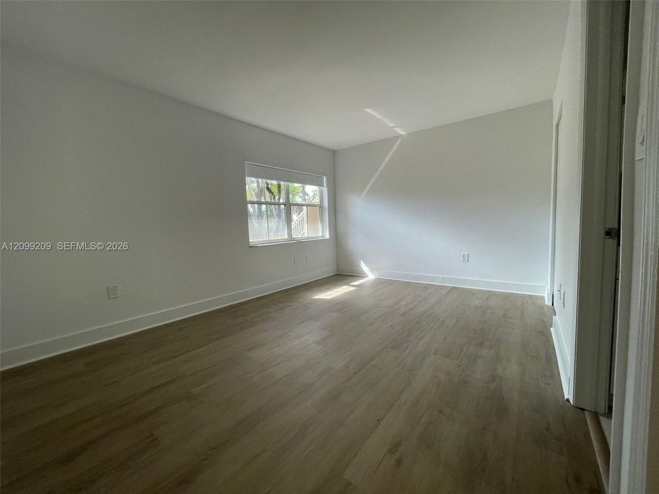 For Rent: $1,990 (1 beds, 1 baths, 608 Square Feet)