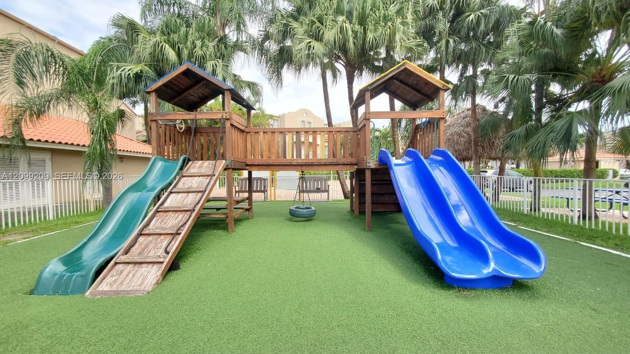 For Rent: $1,990 (1 beds, 1 baths, 608 Square Feet)