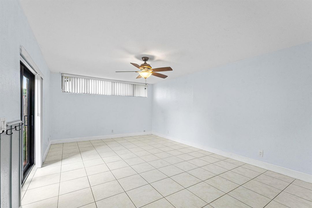 007-3754VictoriaDrive-WestPalmBeach-FL-3