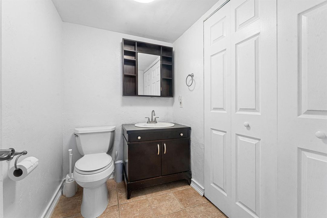 011-3754VictoriaDrive-WestPalmBeach-FL-3