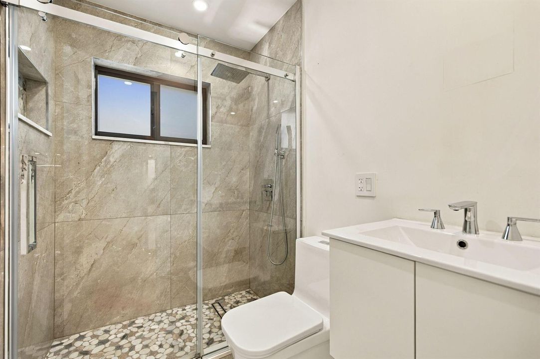 17-web-or-mls-4741-ne-19th-ave