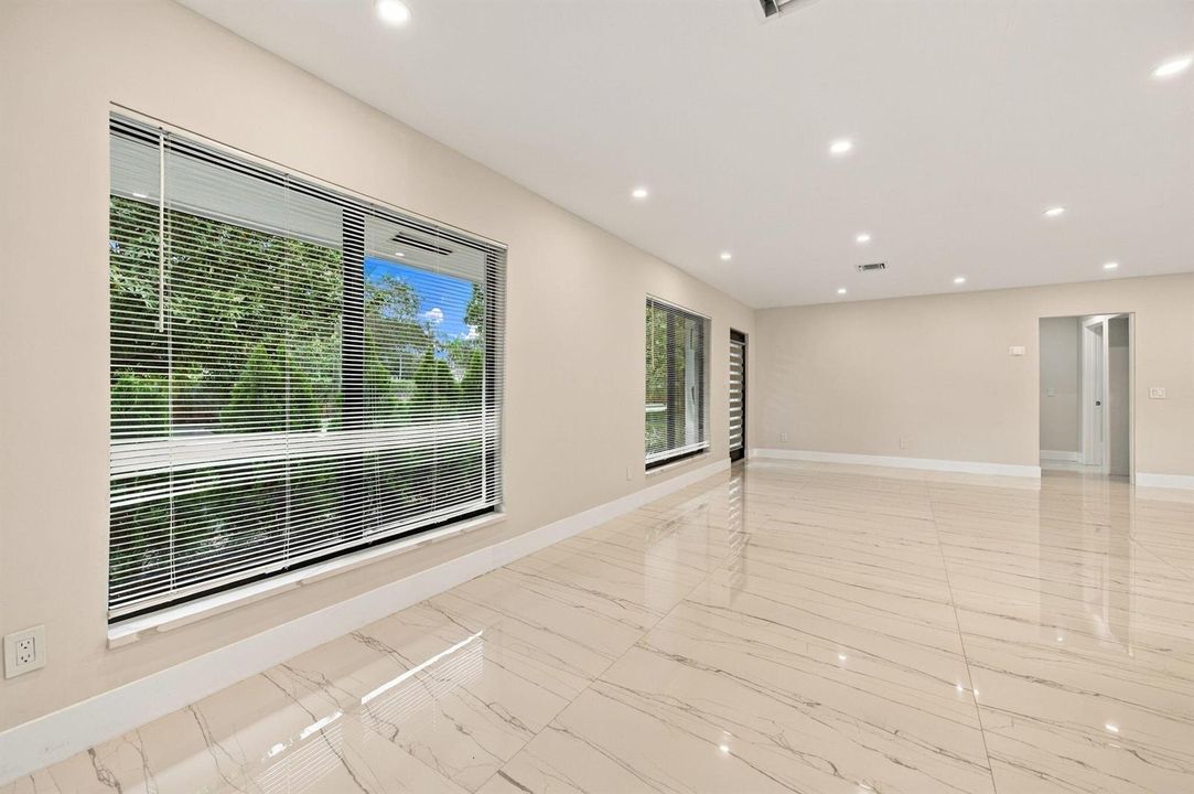 7-web-or-mls-4741-ne-19th-ave
