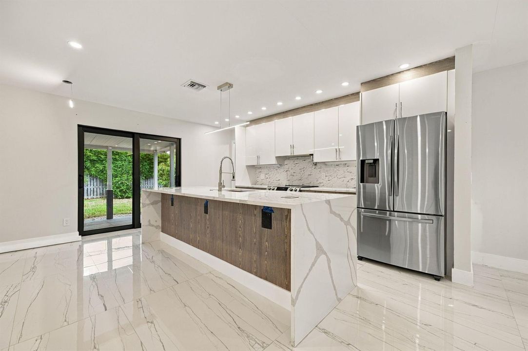 14-web-or-mls-4741-ne-19th-ave
