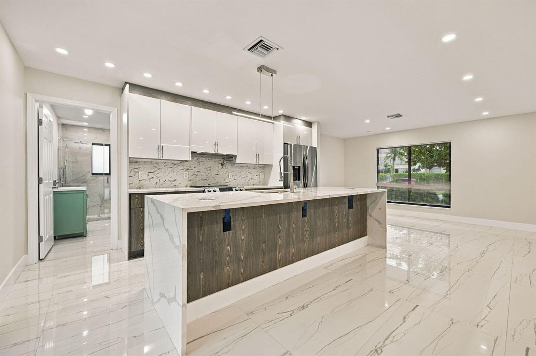 11-web-or-mls-4741-ne-19th-ave