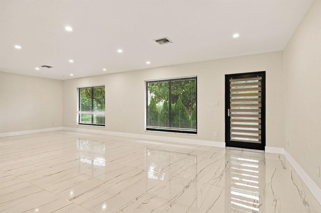 4-web-or-mls-4741-ne-19th-ave