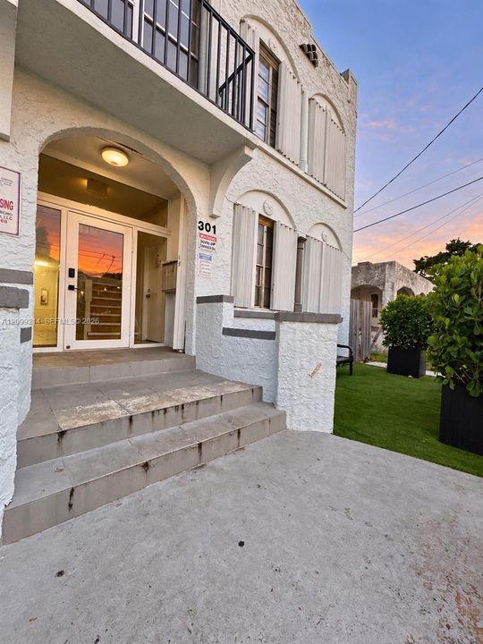 For Rent: $1,800 (2 beds, 1 baths, 6102 Square Feet)