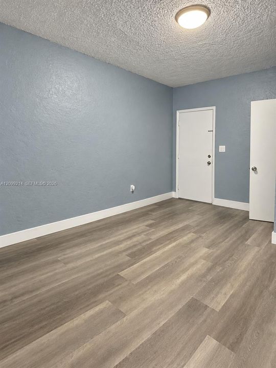 For Rent: $1,800 (2 beds, 1 baths, 6102 Square Feet)
