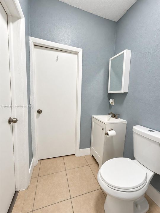For Rent: $1,800 (2 beds, 1 baths, 6102 Square Feet)