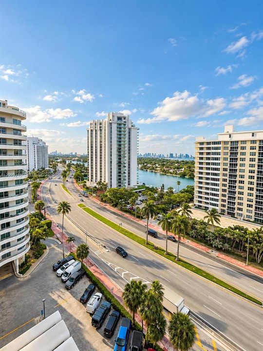 For Sale: $495,000 (2 beds, 2 baths, 1048 Square Feet)