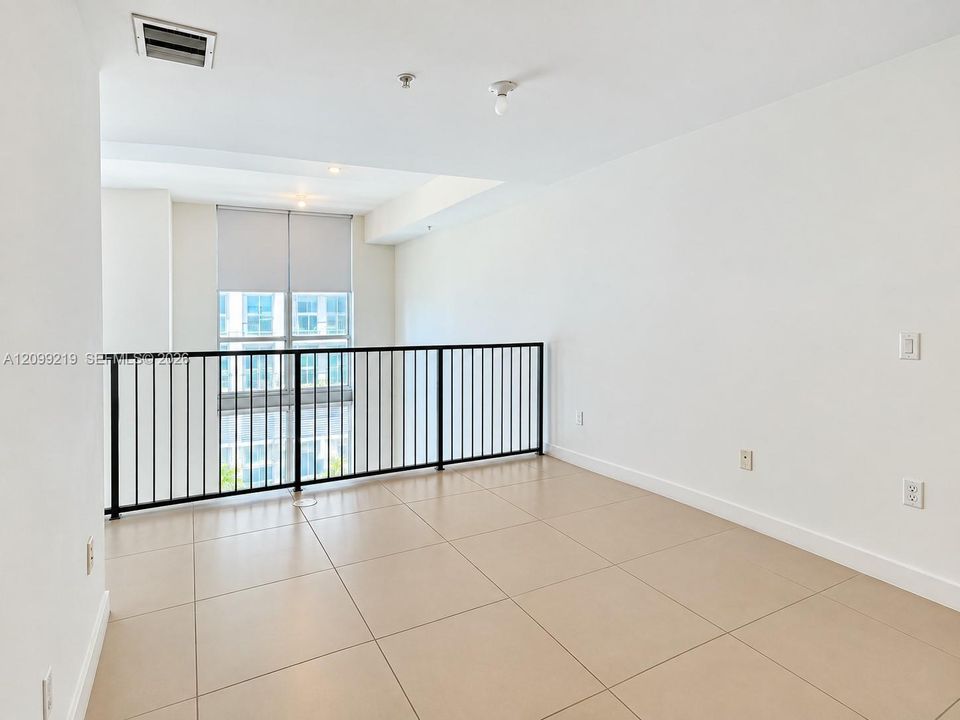 For Rent: $3,100 (1 beds, 1 baths, 766 Square Feet)