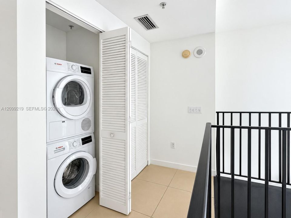 For Rent: $3,100 (1 beds, 1 baths, 766 Square Feet)