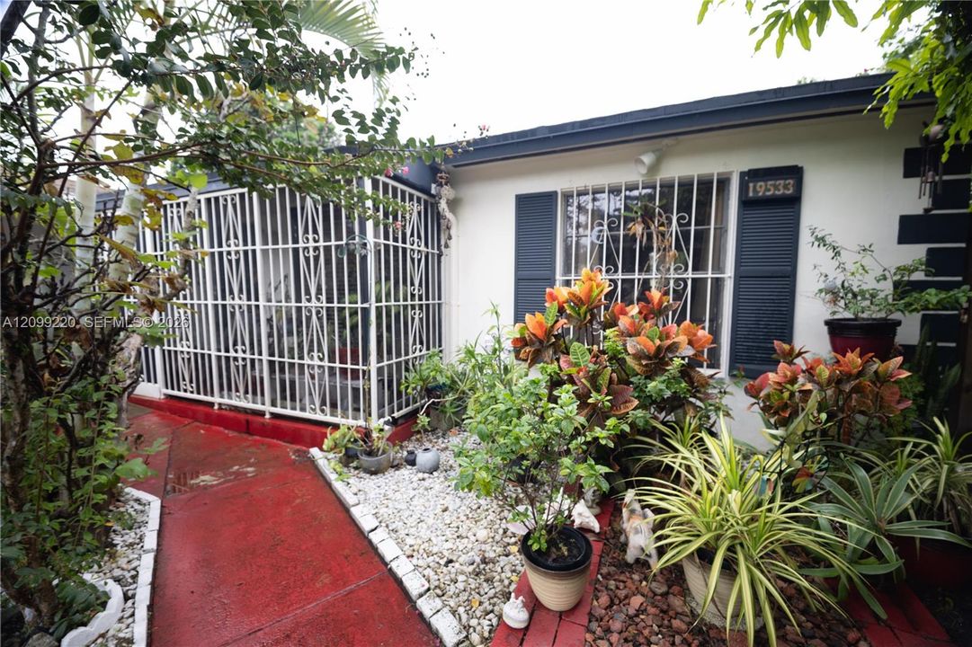 For Sale: $370,000 (3 beds, 1 baths, 0 Square Feet)