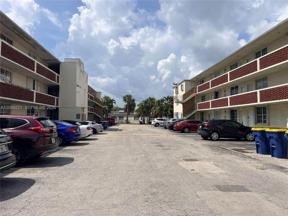 For Sale: $407,000 (2 beds, 2 baths, 1500 Square Feet)