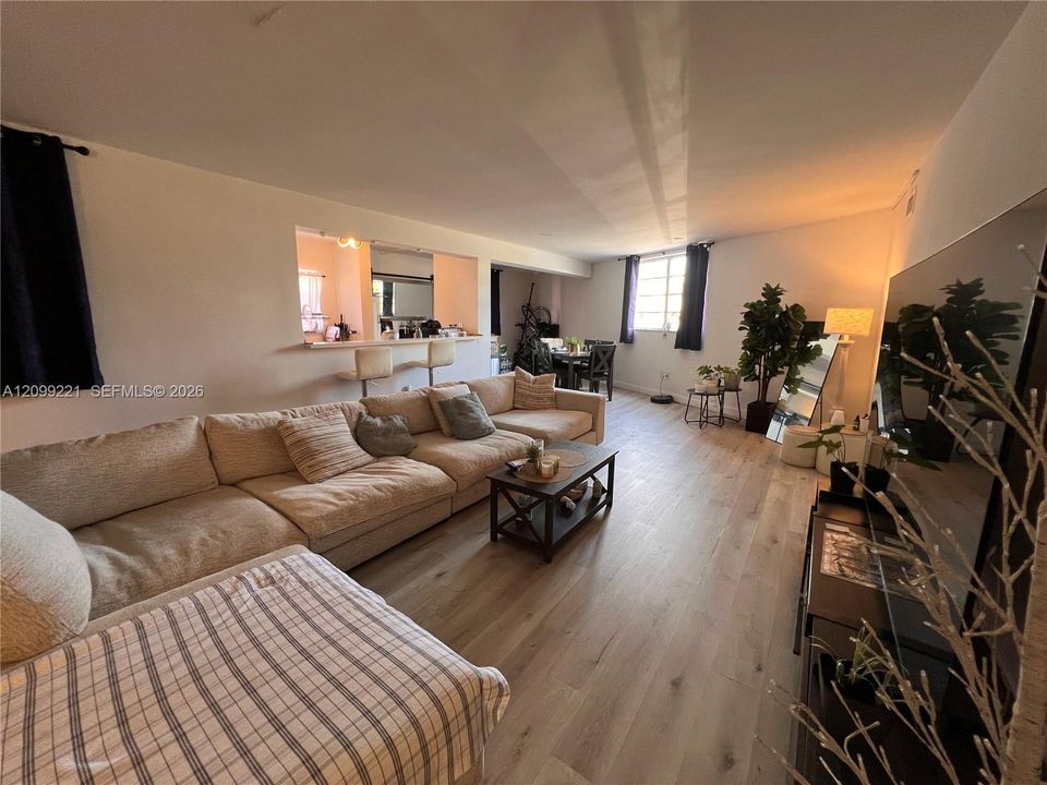 For Sale: $407,000 (2 beds, 2 baths, 1500 Square Feet)